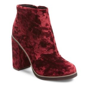 Anthropologie Seychelles burgundy crushed velvet pump heeled boots